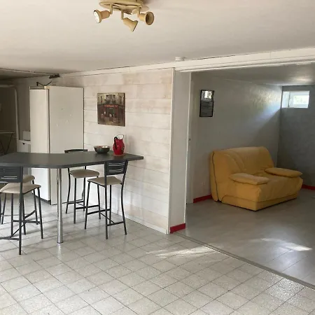 Appartement En Rez-De-Chaussee De Maison Montanay Exterior foto